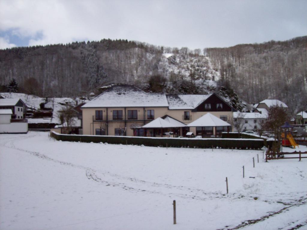 Hotel Dreilaenderblick Ouren Exteriör bild